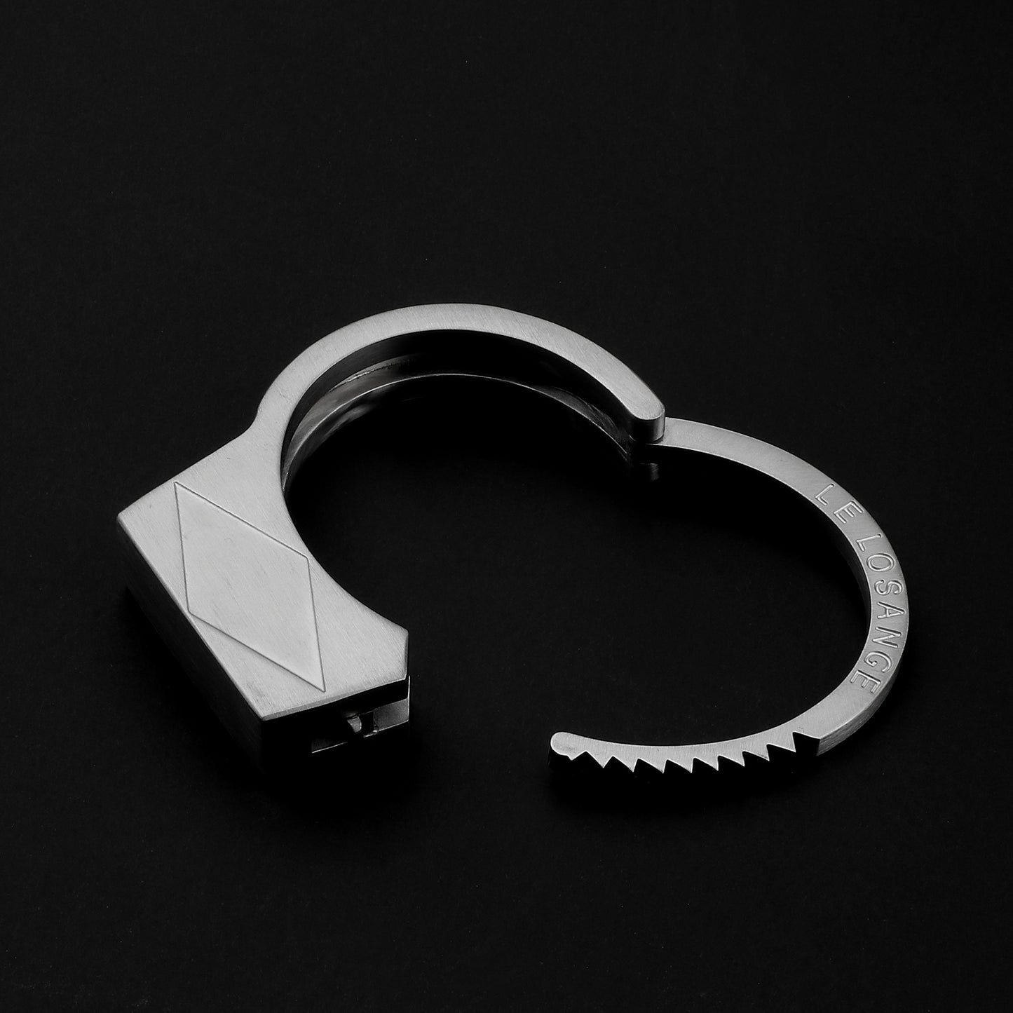 RHOMBUS HANDCUFFS